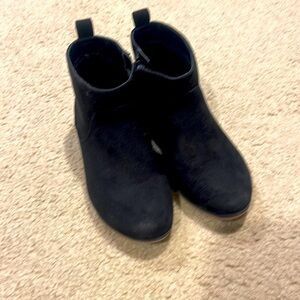 Cat and Jack toddler booties